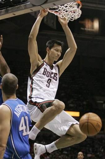 面对西班牙砍30 12!加索尔:易建联达到了姚明的高度!