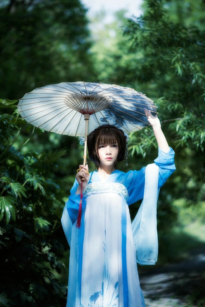 蓝色长裙古装美女安然清新粉嫩甜美户外俏皮优雅唯美写真