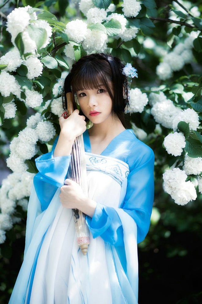 蓝色长裙古装美女安然清新粉嫩甜美户外俏皮优雅唯美写真