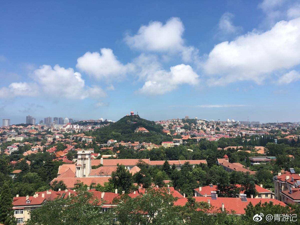 青岛小鱼山,是青岛著名的具有古典风格的景点,海拔60米,面积2