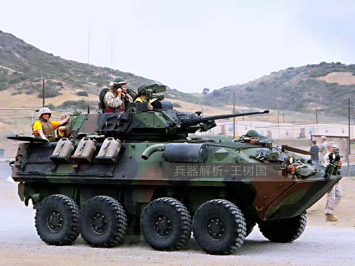 (lav25装甲车)lav25此次在海上射击的是充气靶标,美国通过此类演习