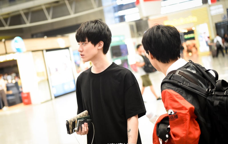 lpl现役选手身高排名:rookie和兮夜旗鼓相当,uzi没有meiko高?