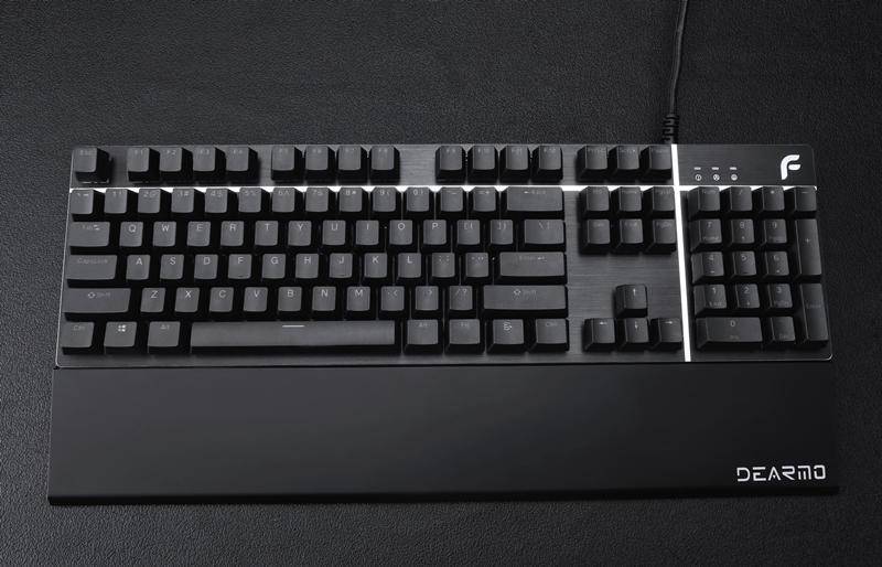 迪摩f8十字军战士cherry轴版机械键盘评测
