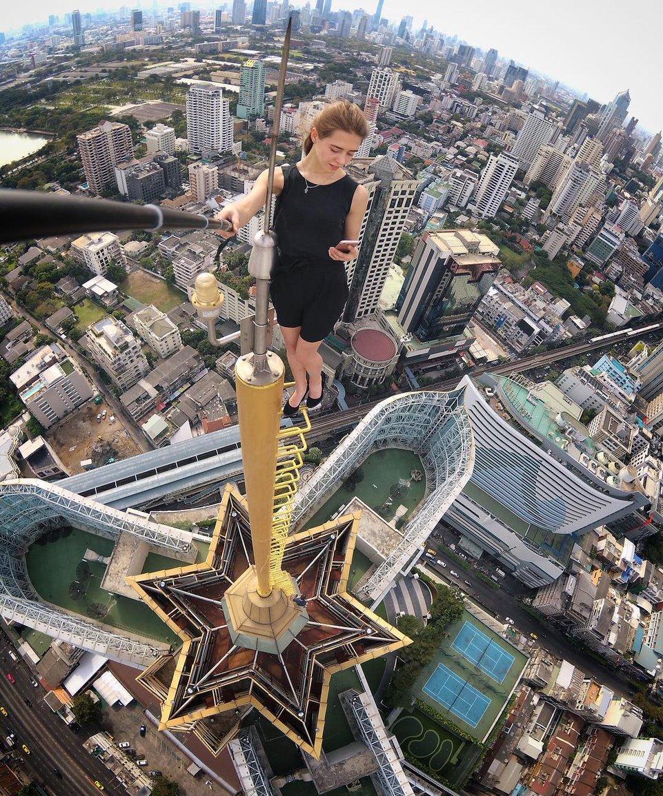 热衷于在摩天大楼上悬空自拍