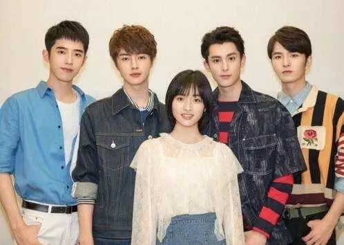 明寺造型对比,言承旭酷爱头巾,王鹤棣菠萝头时