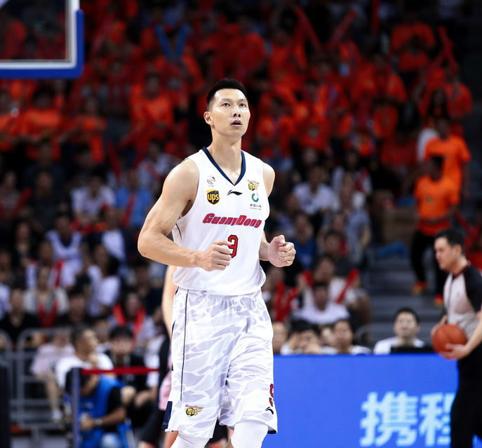cba快报:广的东扳回一局,易建联31分,斯隆27 7 8 6!