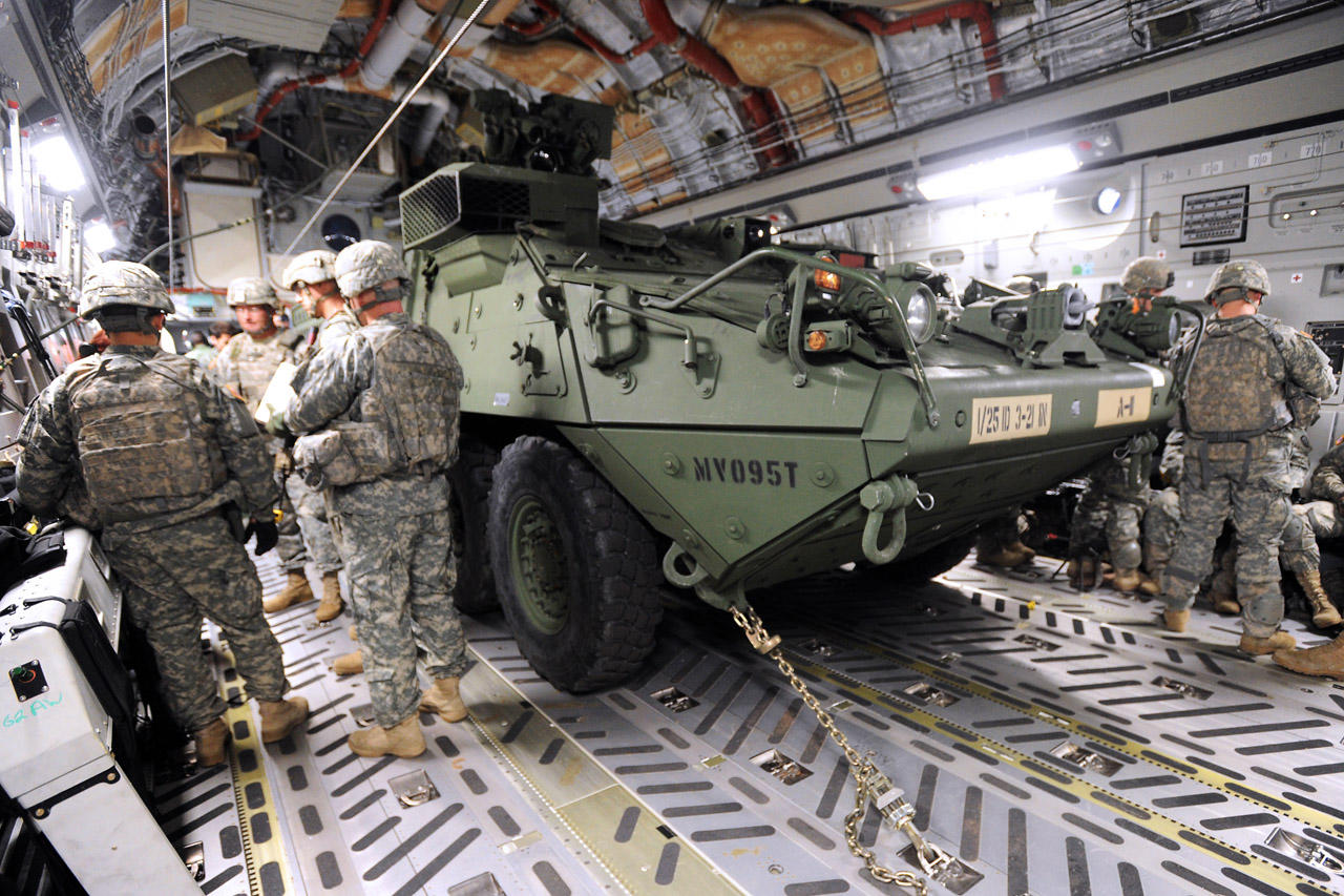 美军旅战斗队调整释放一信号,轮式装甲不适合跟强大对手打常规战