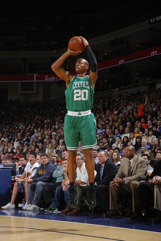 nba比赛中他们不占用球权,而且表现还是非常的出色|nba比赛|雷阿伦