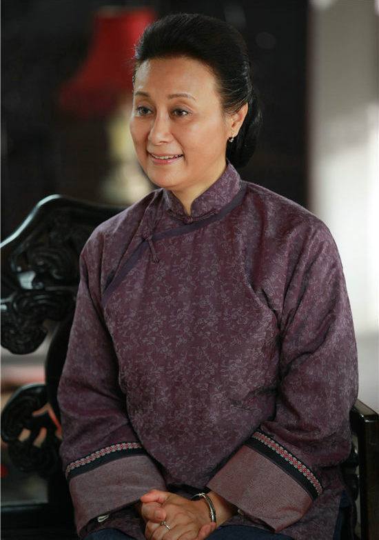 配角也能红,45岁搭档赵薇成名,如今62岁活成了42岁的样子