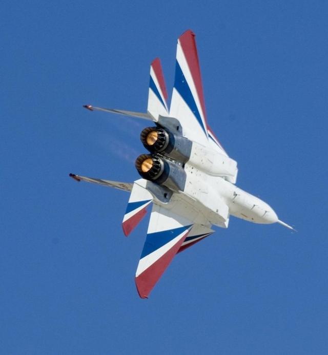 美国空军全动式鸭翼f-15 active战机