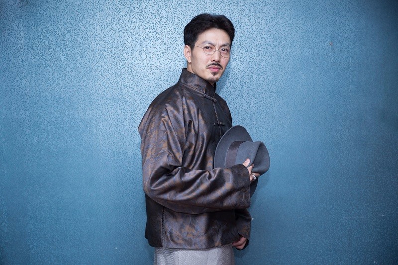 李广旭《东四牌楼东》定妆照首曝光 这个"草弥君"很痞帅