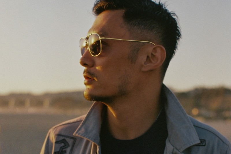 曾是电影中痞帅的男神六叔,与爱人生娃后,竟成了炫妻炫娃狂魔!