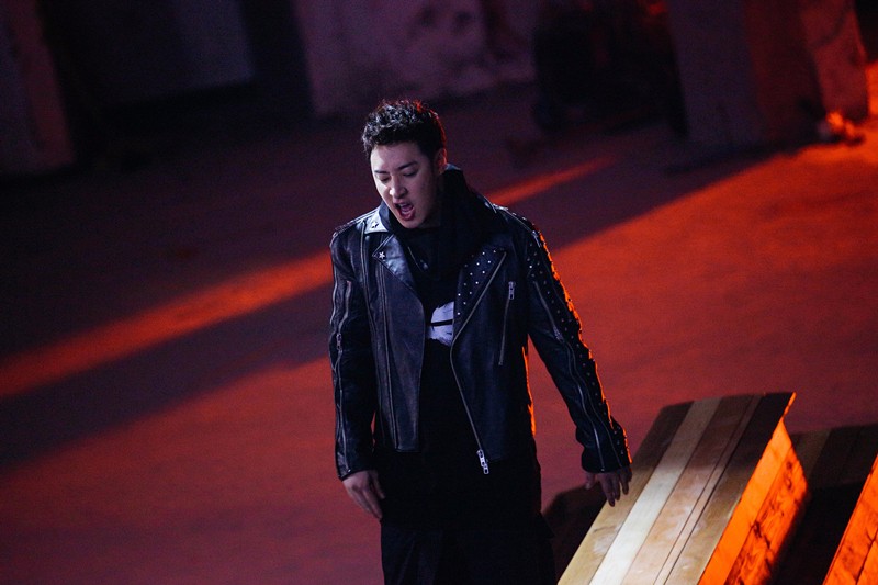 潘玮柏新歌《moonlight》mv首播 化身未来世界创始者