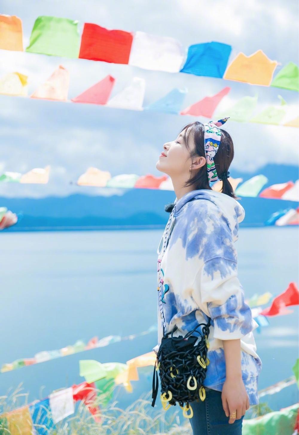 阚清子俏皮辫子气质炸裂, 网友: 纪凌尘可真有福气!