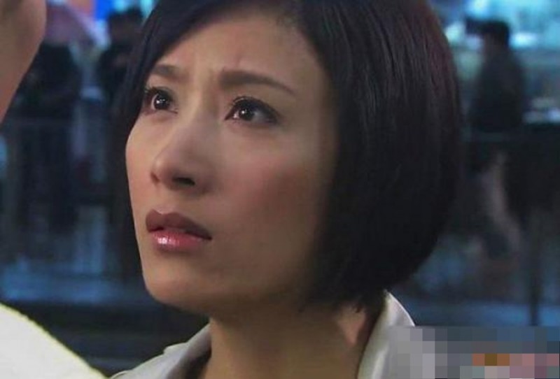 为她的事业带来转机的是《溏心风暴之家好月圆》,她在剧里饰演的啊月