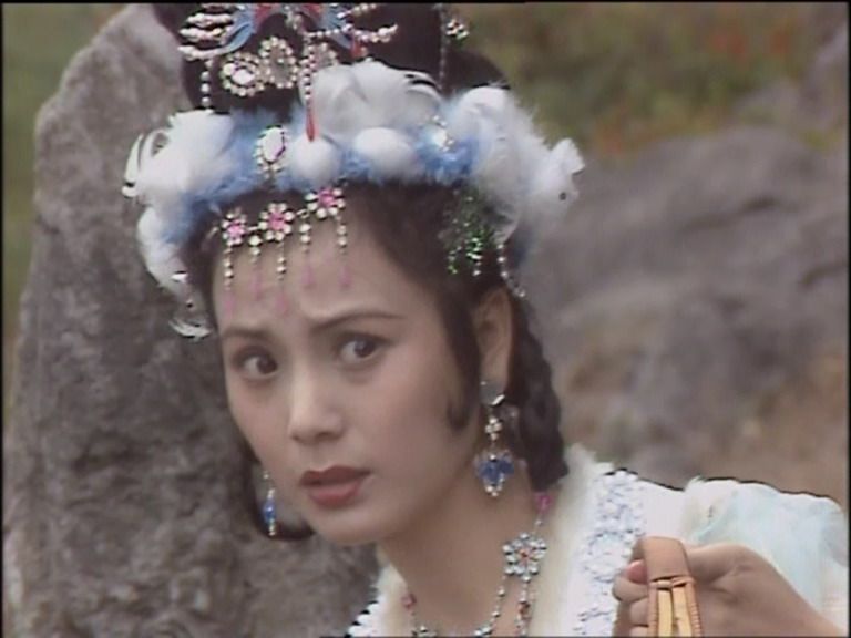 西游此妖貌美如花,没有后台,出身成谜,却才华惊人,不是孔雀