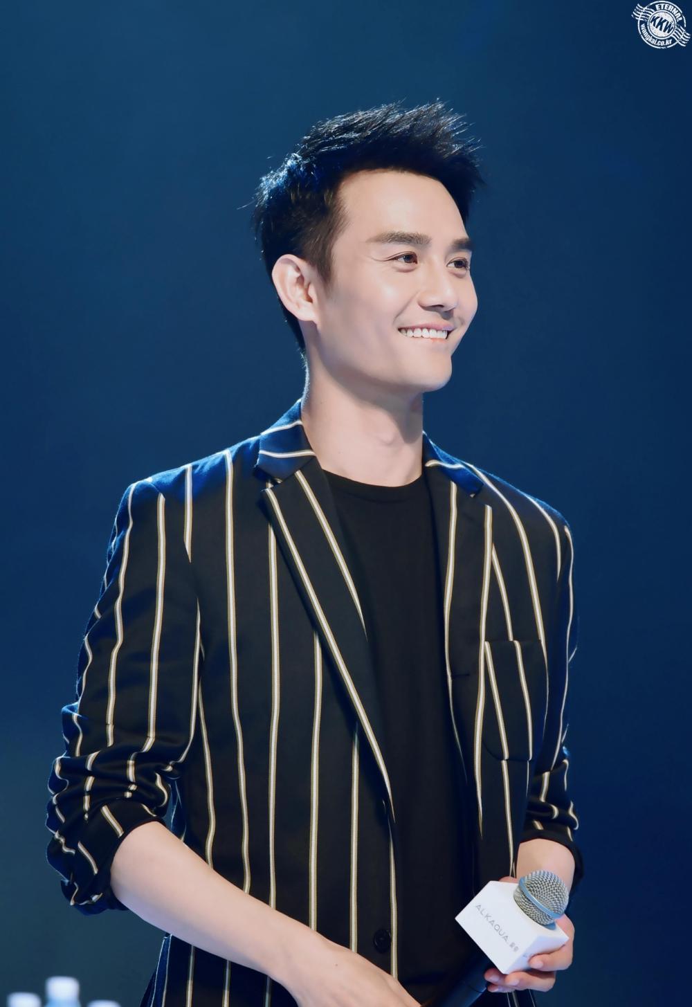 别看现在很man男友力十足的王凯, 几年前也是演过娘娘腔的