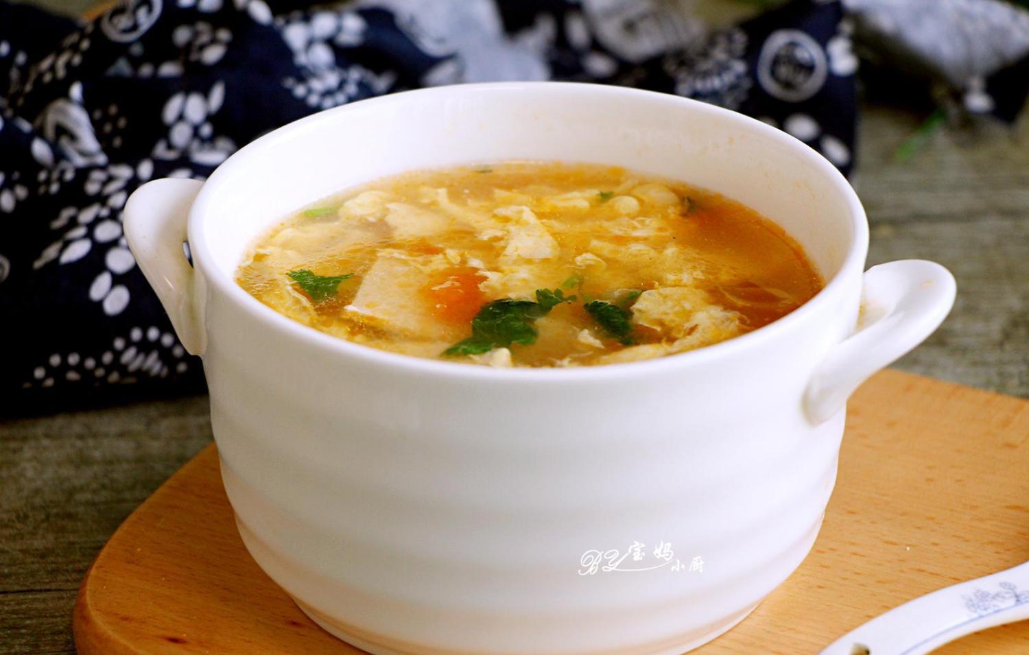 豆腐,西红柿做汤真鲜美, 滑溜溜,补钙增食欲