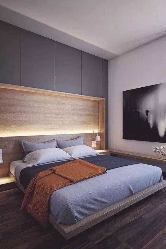 或者不想要一成不变地布置床头柜的设计,卧室该如何布置呢?