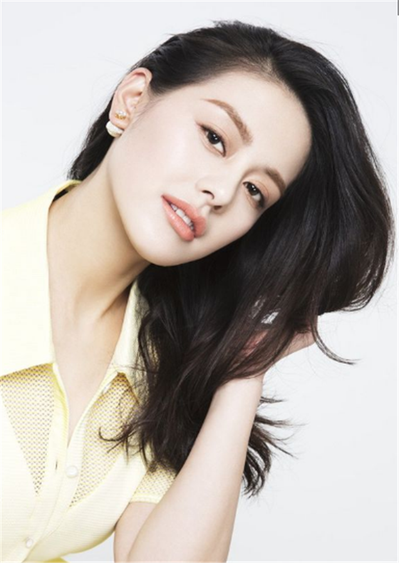 正剧女王王力可眼眸星光风采迷人