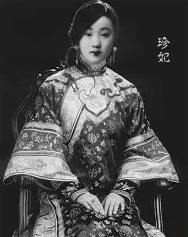清朝八旗女子怎一个丑字了得? 珍妃天真烂漫, 有名的胖娘娘是她