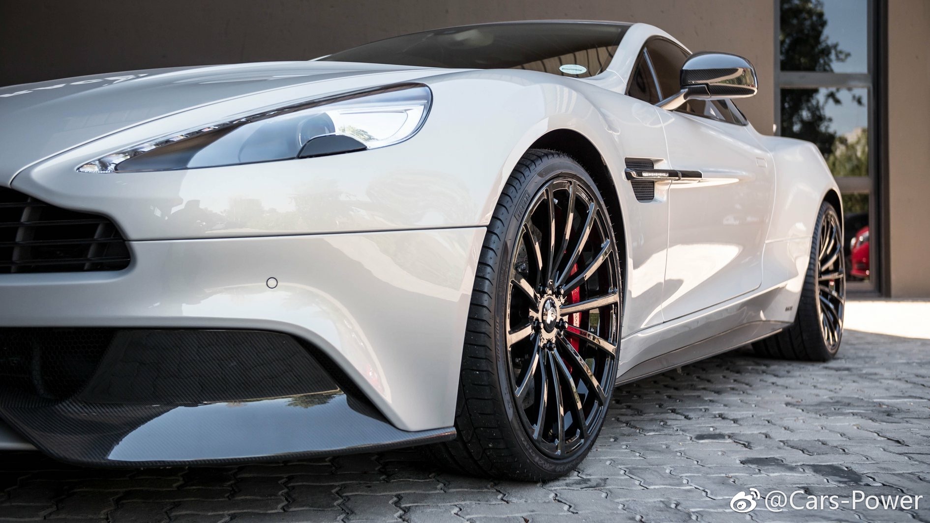 阿斯顿·马丁 vanquish