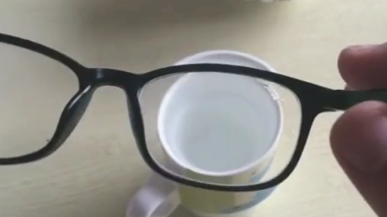 冬天眼镜起雾下滑 教你这个小窍门立马解决困