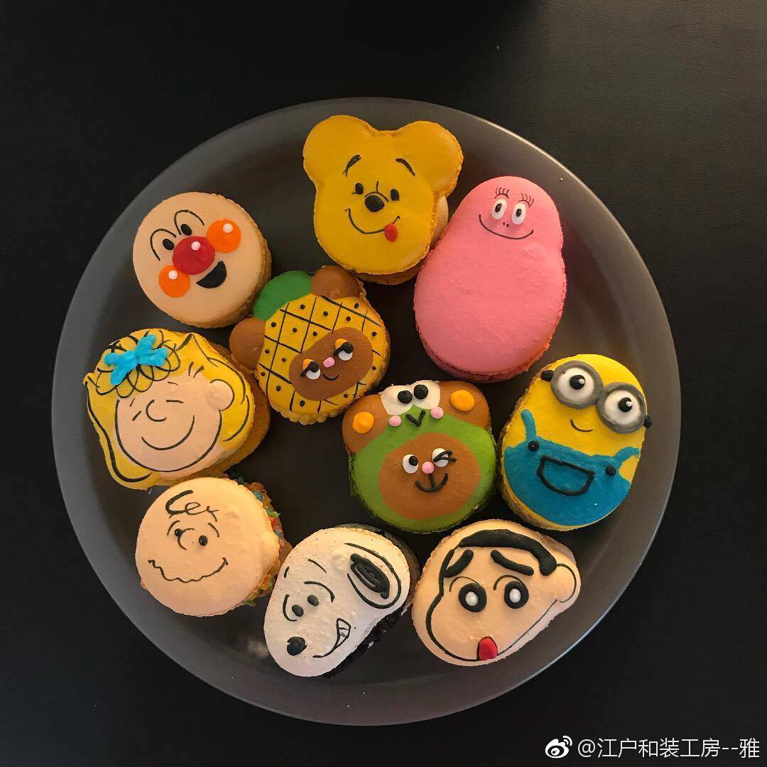 各种卡通造型的马卡龙