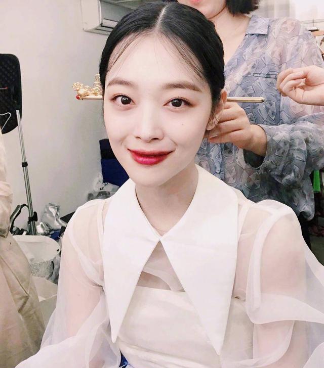网友:这明明是高级美好吗|韩服|雪莉|崔雪莉_新浪新闻