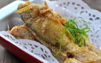 老少爷们儿的下酒菜,老北京的炸小黄鱼这样做外焦里嫩金黄酥脆!