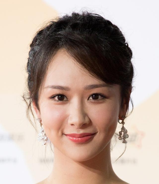 属于不会让人讨厌的长相,虽没有惊艳的感觉,但还是好看的.