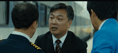 《釜山行》 "大叔"们的人性vs丧尸性