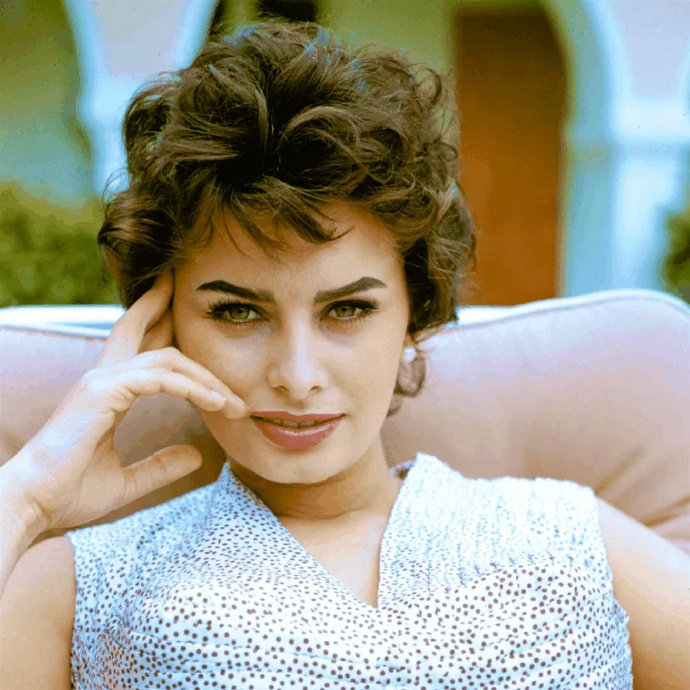 索菲亚罗兰她是倾倒众生的性感女神