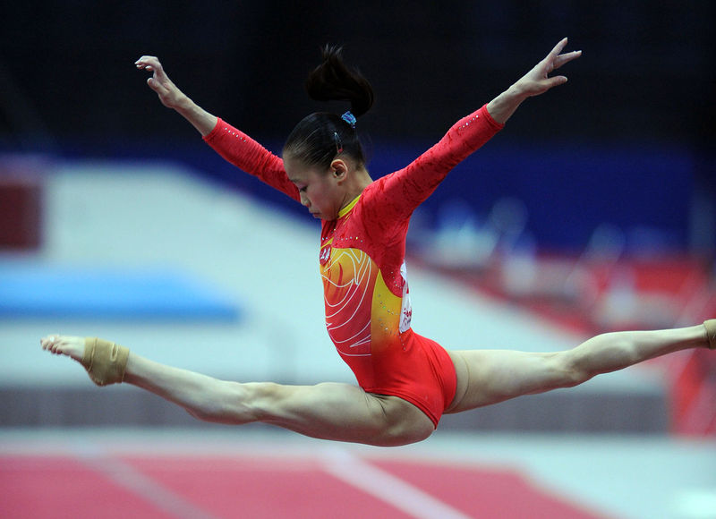 她是体操世界冠军,退役后所获奖牌却被洗劫一空,如今26岁仍单身