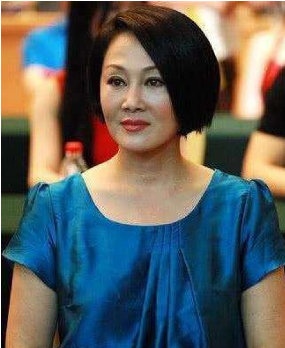 打开新浪新闻王姬,1962年出生于北京,14岁参加工程兵文工团从事舞蹈