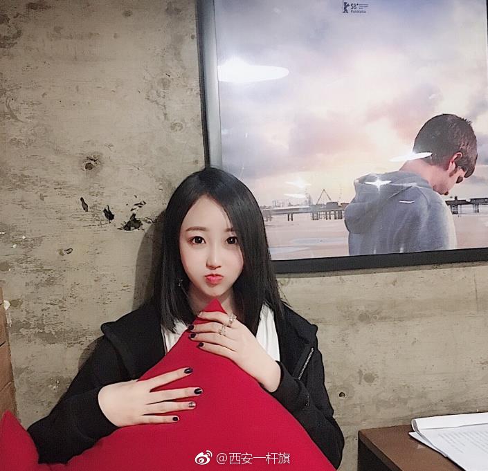 西安女娃今年20岁身高162cm就读西北政法大学热爱钢琴舞蹈