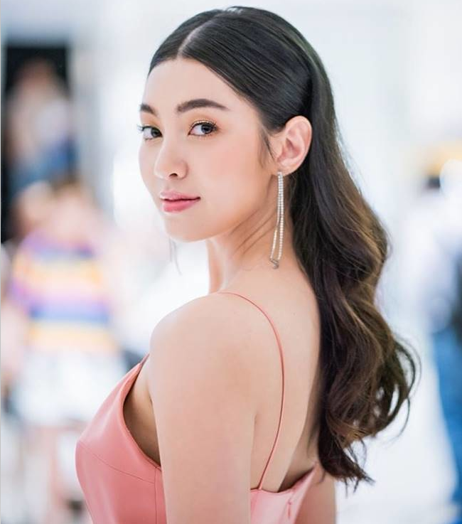 泰星bella接受采访,就出席活动被偷拍一事做出回应!