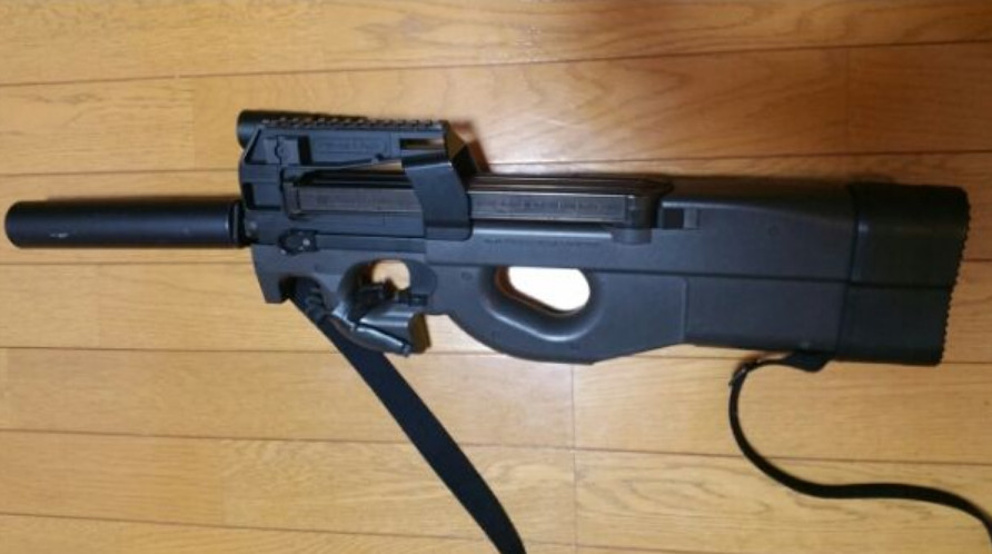 p90为何被军迷奉为神枪独特的弹匣设计让人叹为观止