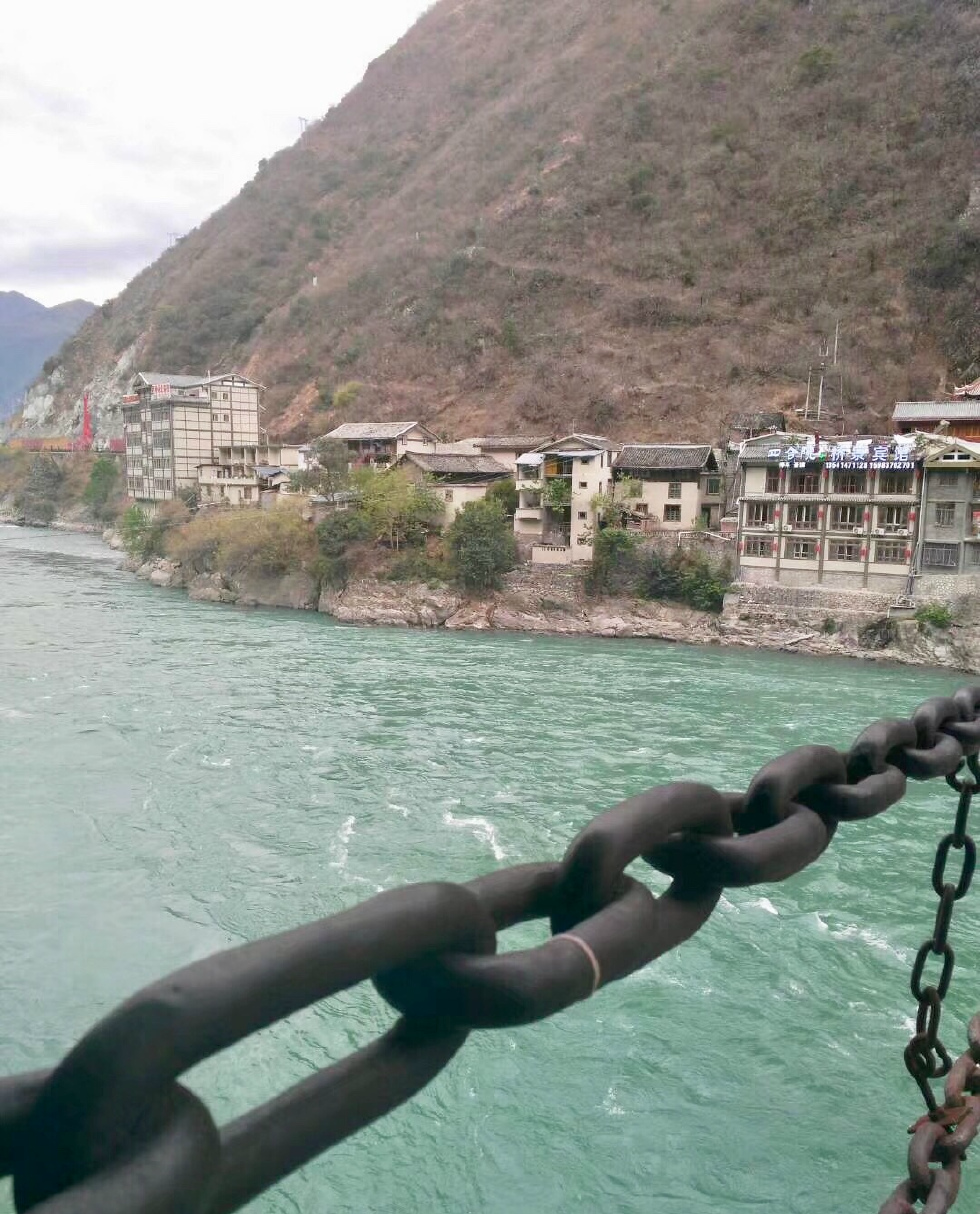 雅鲁藏布大峡谷断桥图片