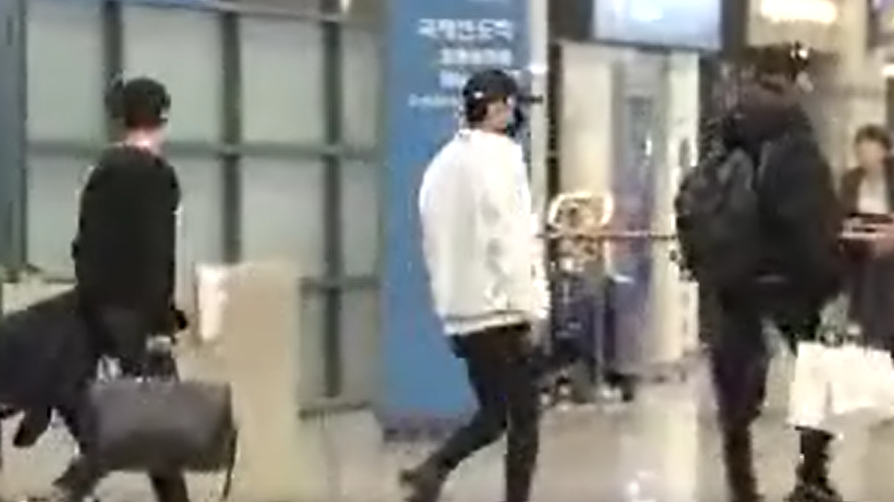 边伯贤 裴秀智合作曲《梦想》亮相蒙面歌王!唱