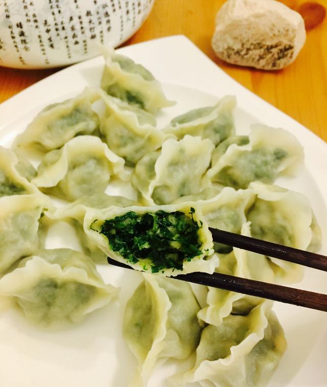 荠菜饺子馅如何调制才好吃?荠菜猪肉水饺的家常做法