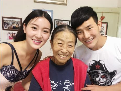 28岁嘎子和老婆近照,非常经典的文章,不看后悔