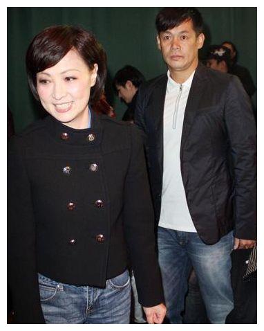 她18嫁曾志伟,21离婚放弃5千万,传奇一生现遇小12岁男友