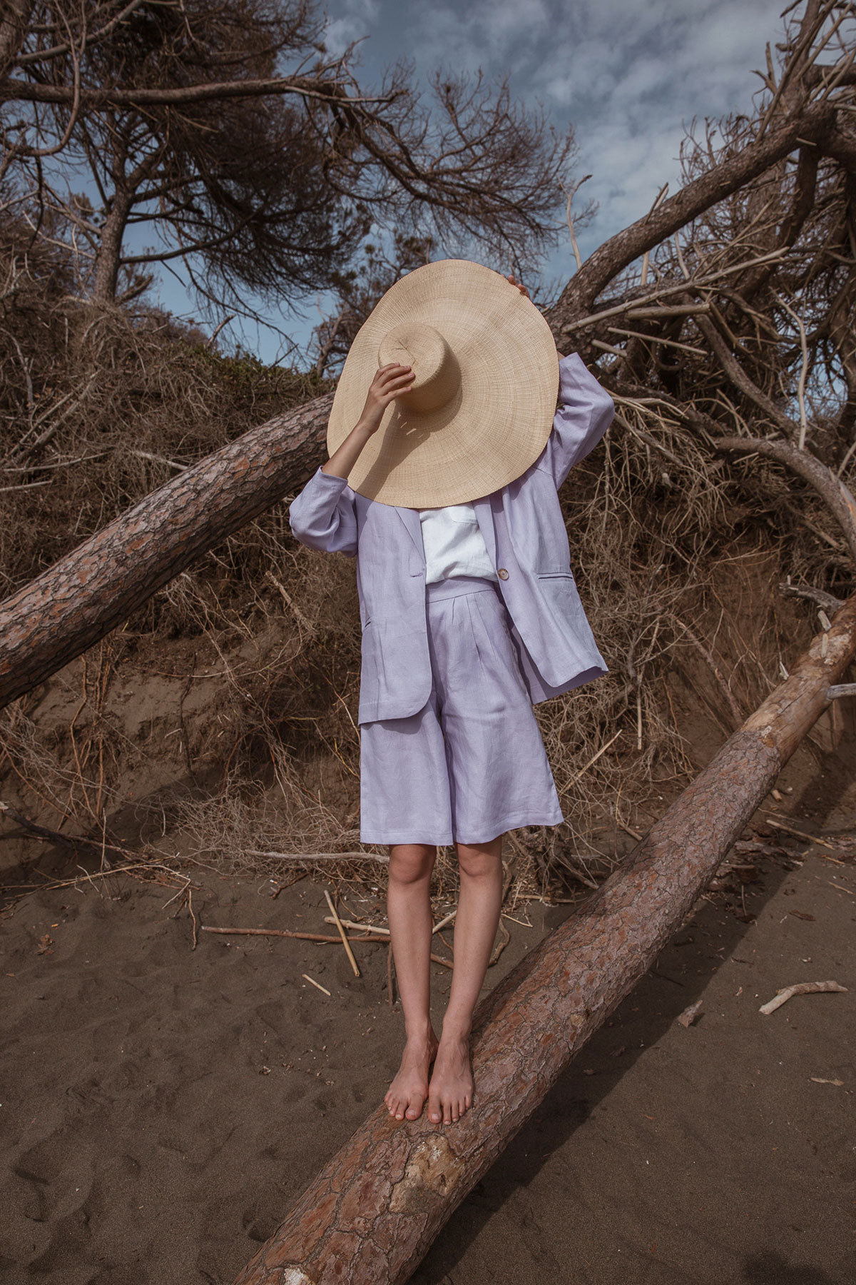 俄罗斯摄影师 anastasia savinova 的"landface"系列既是风景摄影