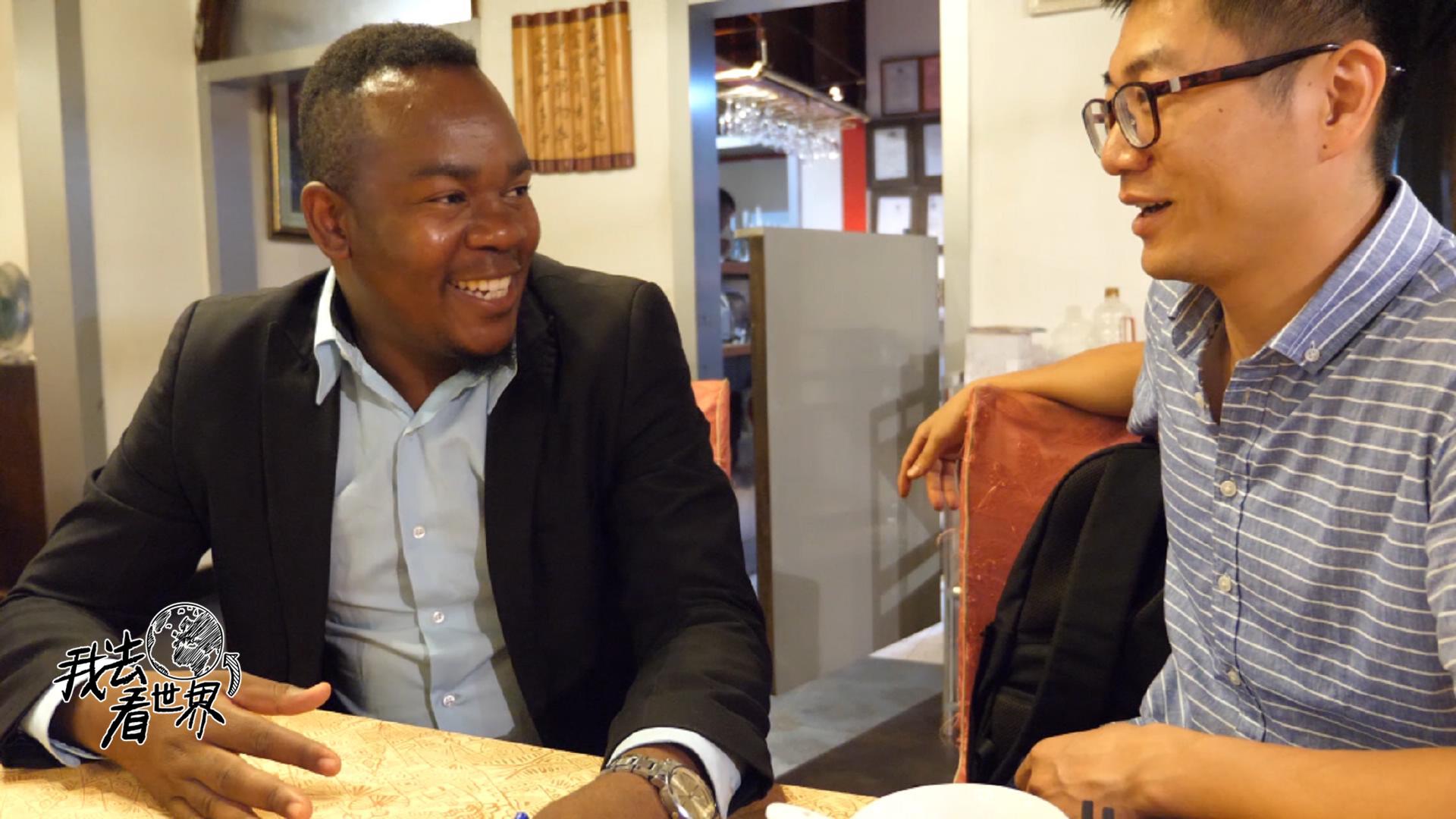 中国老板在非洲建工厂,说起非洲人的工作态度,摇摇头叹了口气