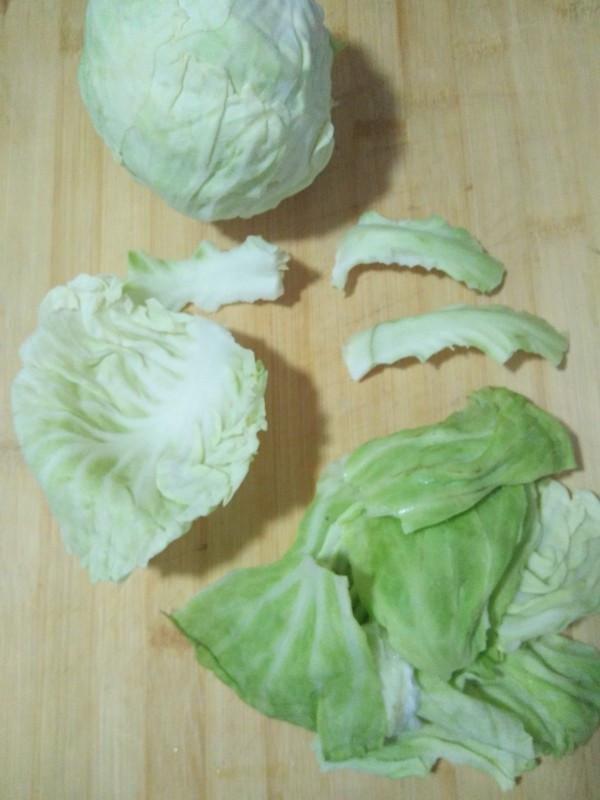 连白菜用手撕中间那个梗不要2.备好食材1.