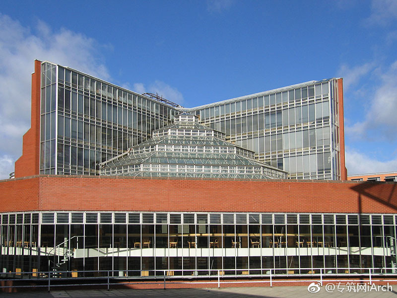 聚焦后现代主义建筑大师詹姆斯61斯特林