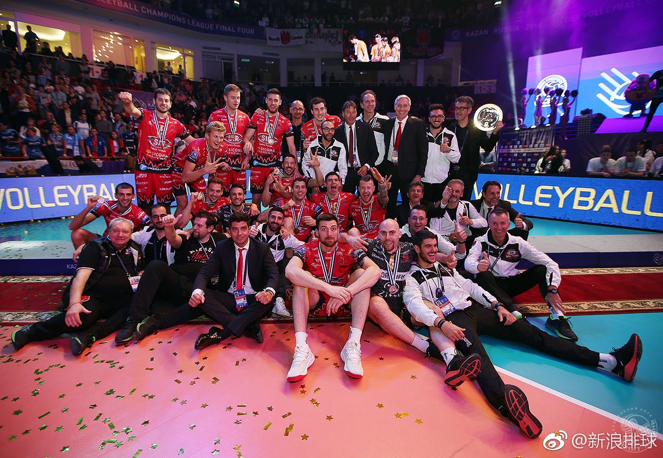 2018男排欧冠前三名:1,俄罗斯喀山泽尼特2,意大利奇维塔诺瓦3,意大利