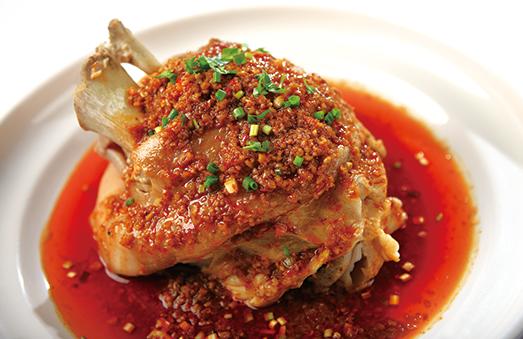 爷爷秘制13款猪肘子的做法,独家配方香而不腻,味道绝无仅有!