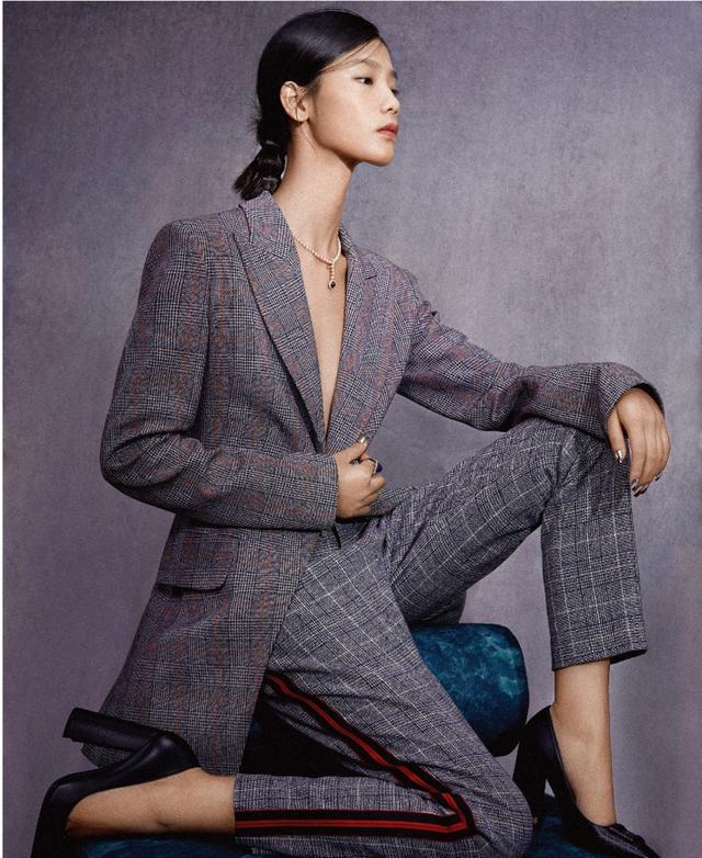 维秘新超王艺登时尚芭莎,演绎搭配新主张!